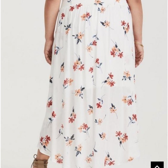 Torrid gauze material floral skirt size 2/2X - Picture 3 of 12